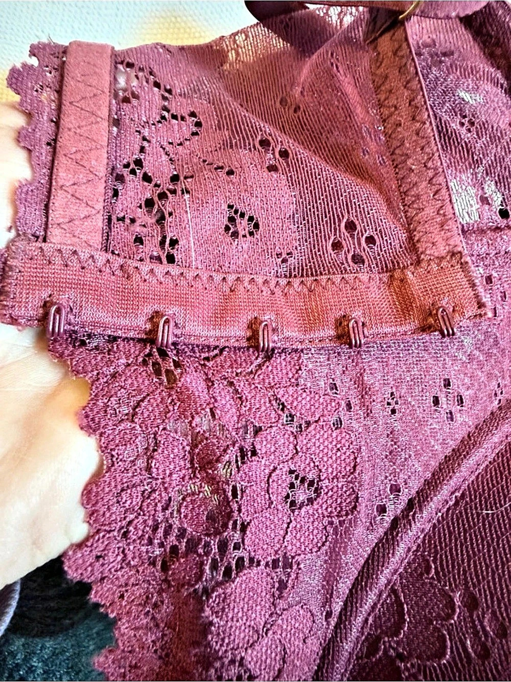 Daisy Fuentes DF827 Lace Bustier Bra in Burgundy 36B Like New - Picture 8 of 8